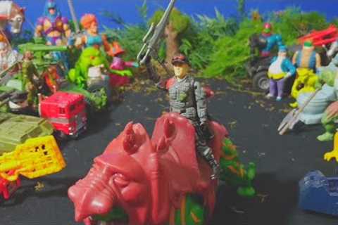 80s Toys and Action Figures WARFARE ! Intro Video STOP MOTION Animation Heman, Gi Joe, Transformers