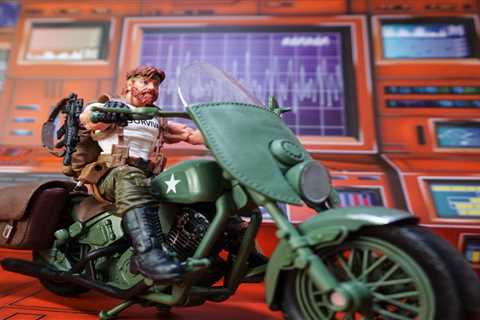 G.I. Joe Classified Outback Falcon and Cover Girl In-Hand Images