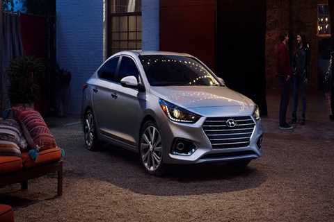 What are the trim levels for hyundai accent?