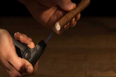 How to Tell if Your Cigar is Fresh: The Pinch Test