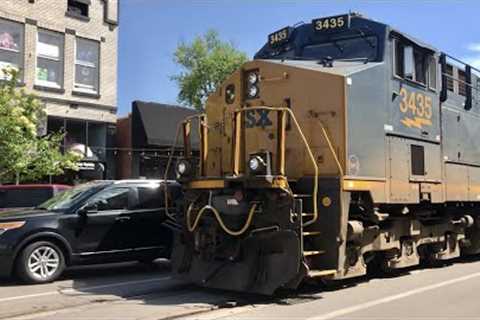 Engineer Recognizes Me!  Street Running Trains Dodging Traffic In Lagrange Kentucky & Model..