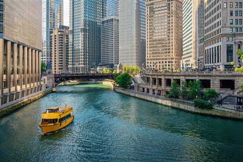 How much does it cost to go on a boat in chicago?