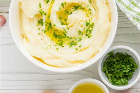 The BEST Creamy + Fluffy Mashed Potatoes