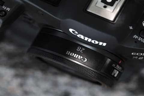 Canon RF 28mm f2.8 Review: Plastic Fantastic or Cringey Fringy?