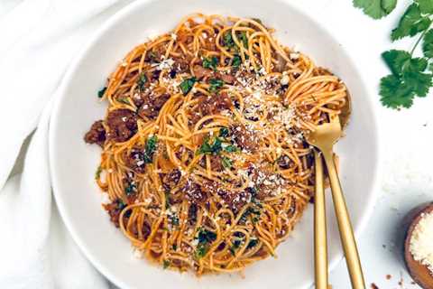 Puerto Rican Style Spaghetti + Meat Sauce