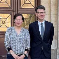 France welcomes (quietly) Greenland