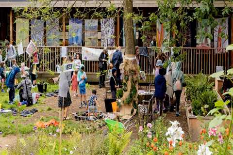 What Kids Can Learn From Trips to Botanical Gardens