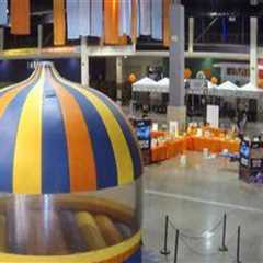 How Restaurants Benefit From Increased Attendance During Moon Bounce Events